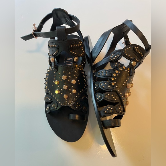 Ivy Kirzhner Scrabby Black Leather Gold Studded Gladiator Flat Sandals Size 6.5 - Picture 3 of 5